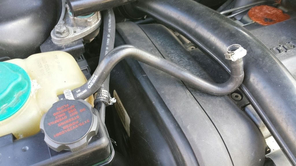 2001 S80 Coolant overflow hose disconnected